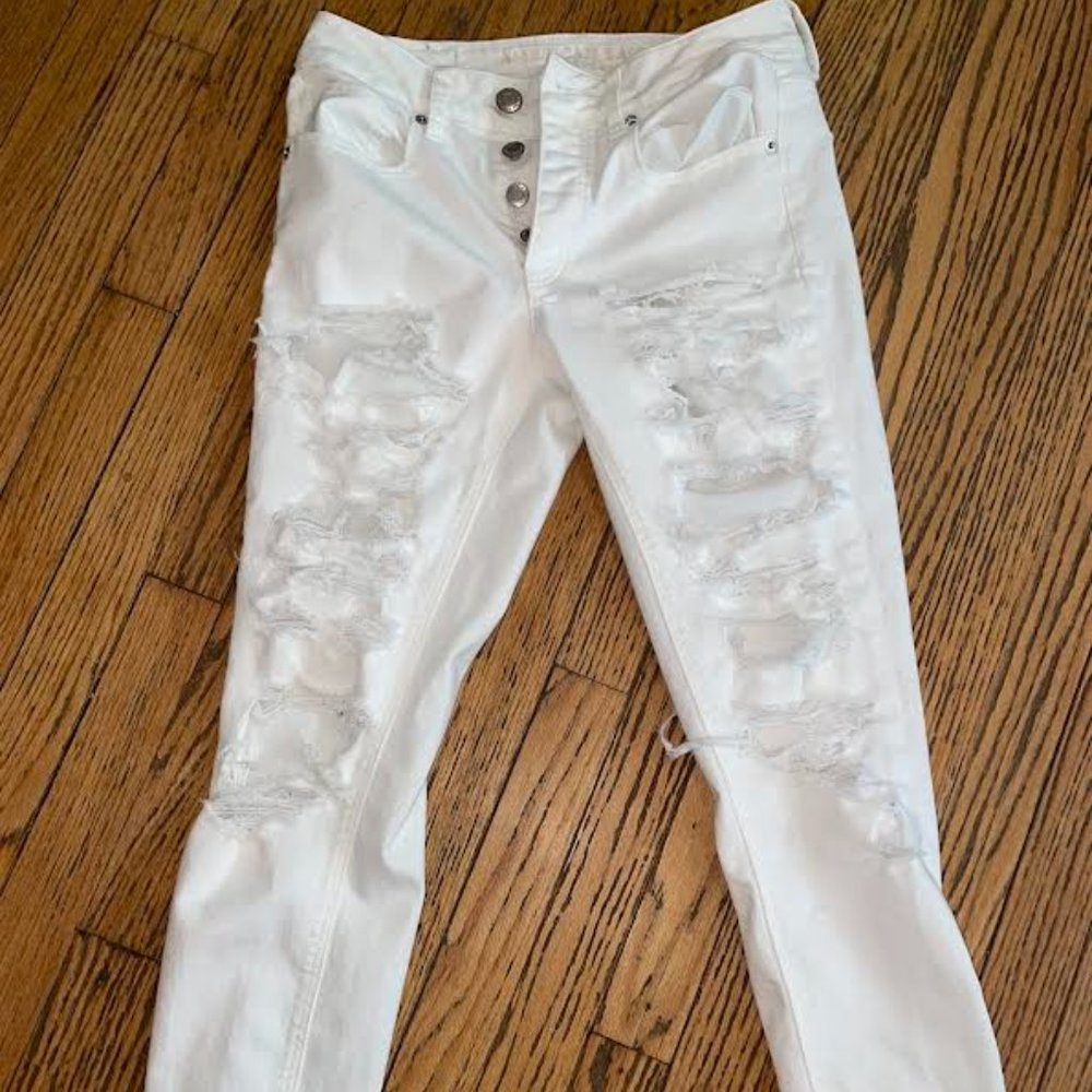 American Eagle Outfitters white ripped jeans size 2